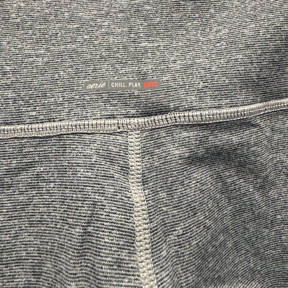 Light Heather Gray Leggings with High-Rise Waistband and Ankle Length - Picture 4 of 6